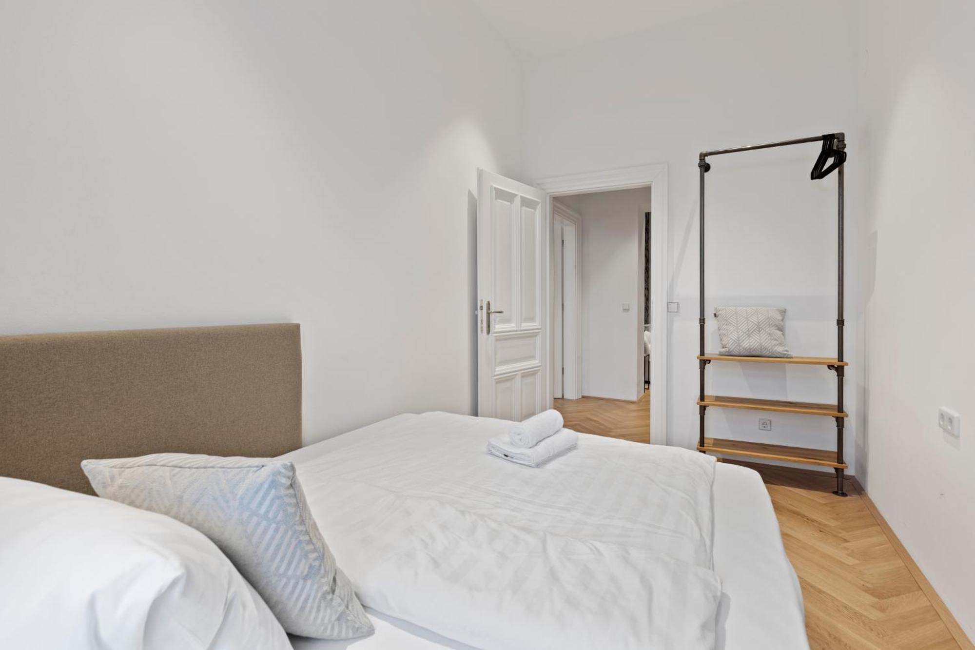 Sgrafit Apartments - Self Check-In Retz Ngoại thất bức ảnh