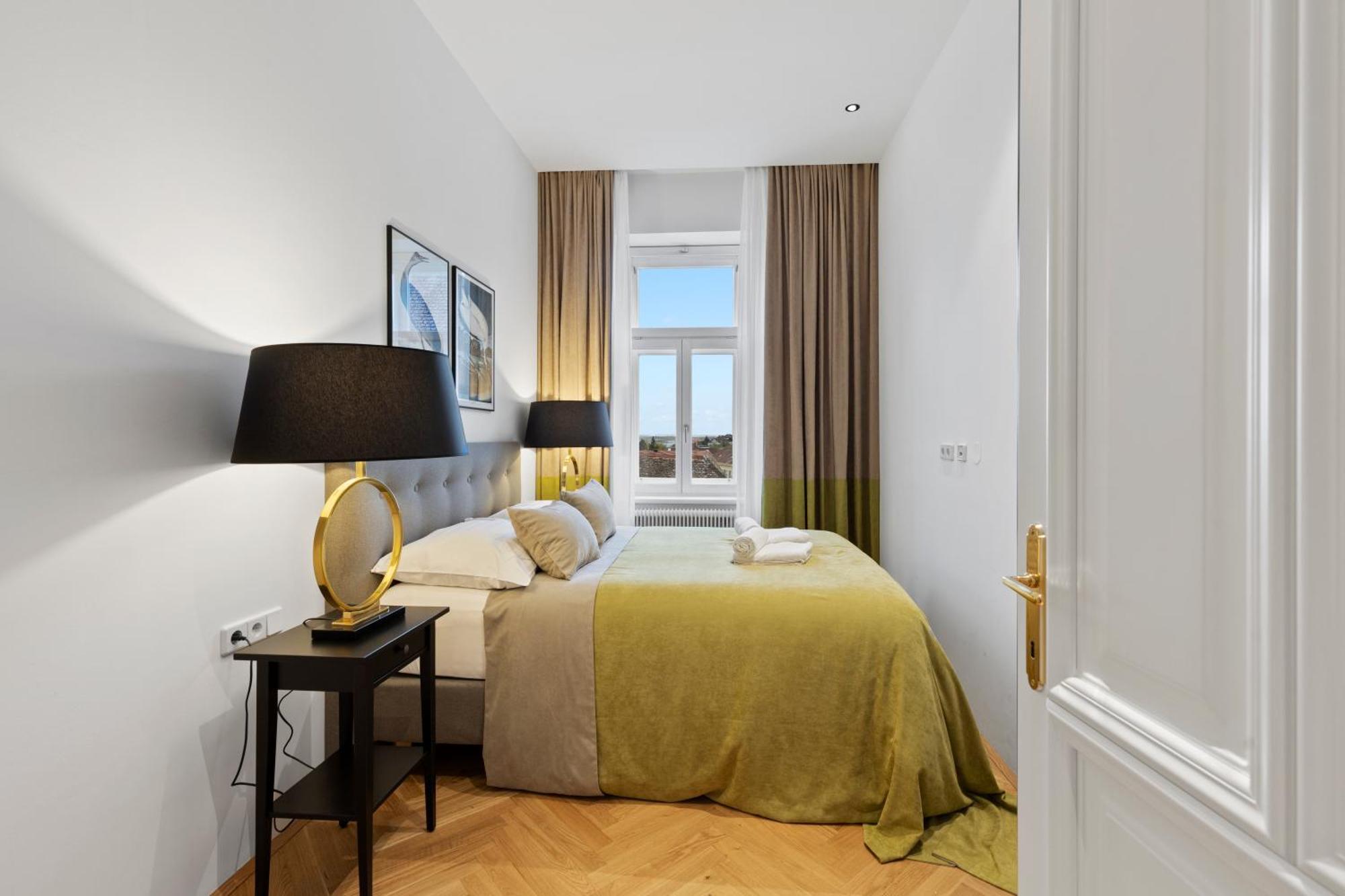 Sgrafit Apartments - Self Check-In Retz Ngoại thất bức ảnh