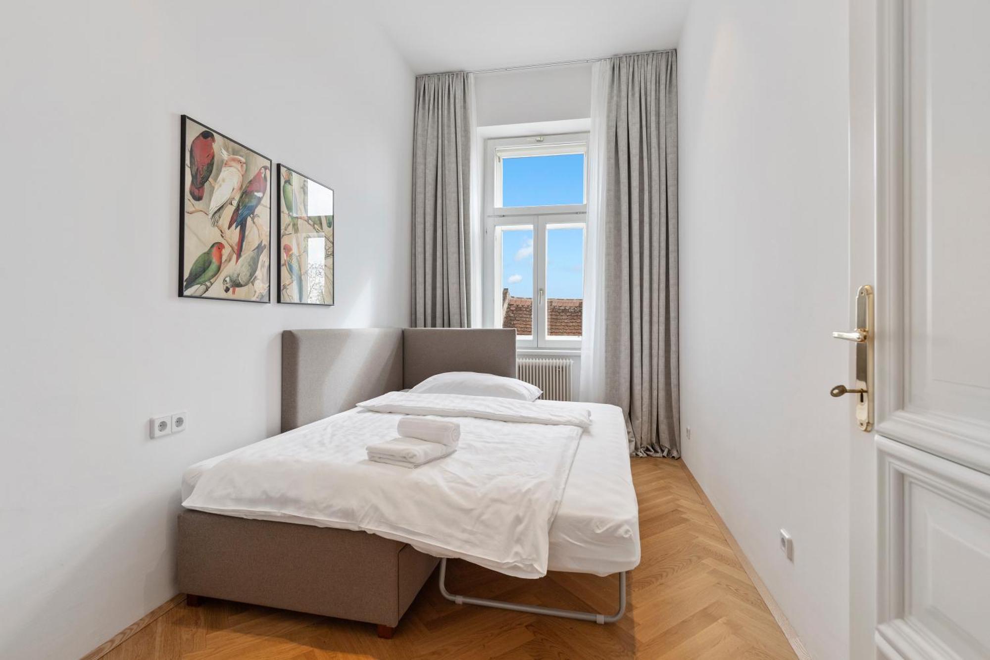 Sgrafit Apartments - Self Check-In Retz Ngoại thất bức ảnh